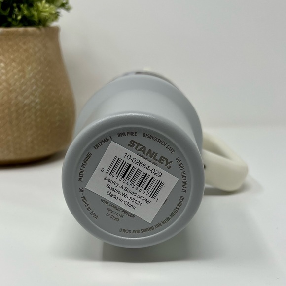 Stanley Adventure Quencher Travel Tumbler - 40oz - Picture 6 of 6